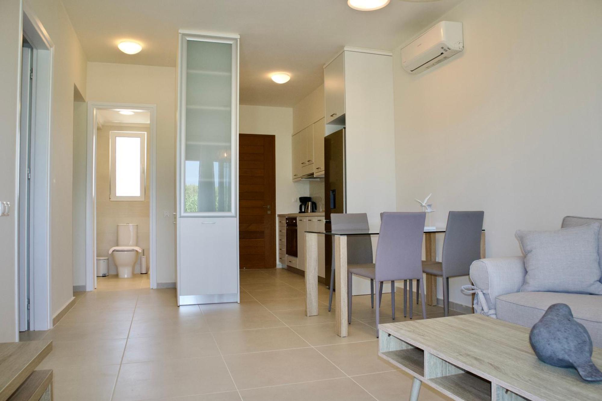 Resitour - Aphrodite Beachfront Pirgos Psilonerou Zimmer foto