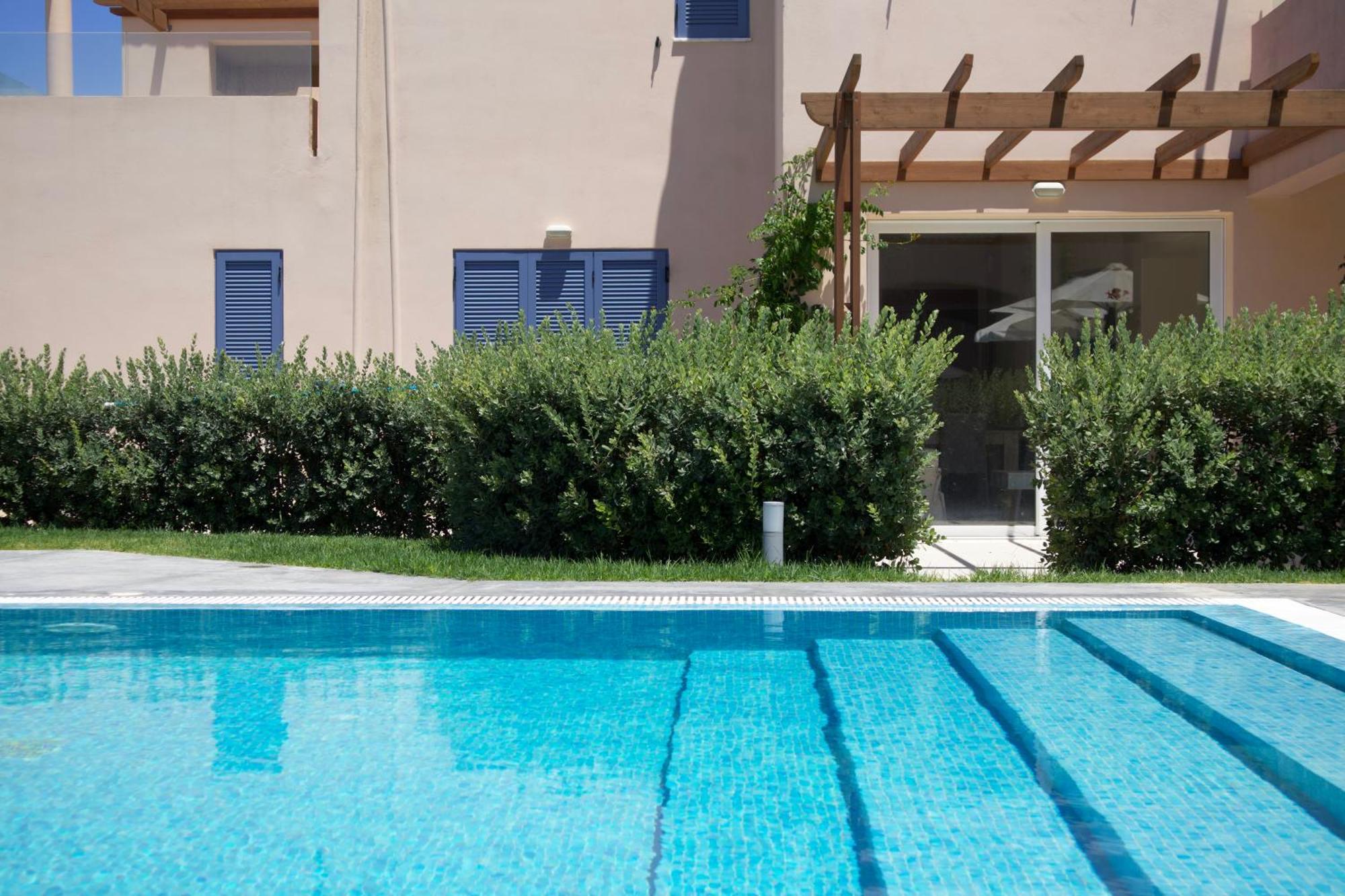 Resitour - Aphrodite Beachfront Pirgos Psilonerou Zimmer foto
