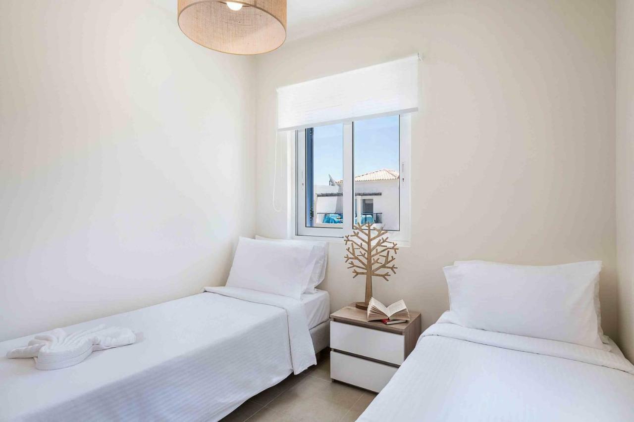 Resitour - Aphrodite Beachfront Pirgos Psilonerou Exterior foto